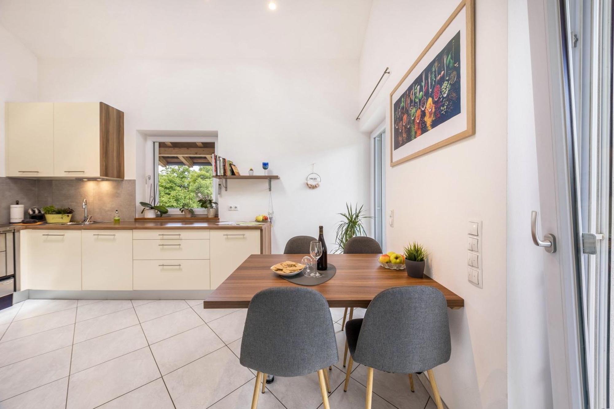 אפיאנו סולה סטרדה דל וינו Angerblick Apartment מראה חיצוני תמונה